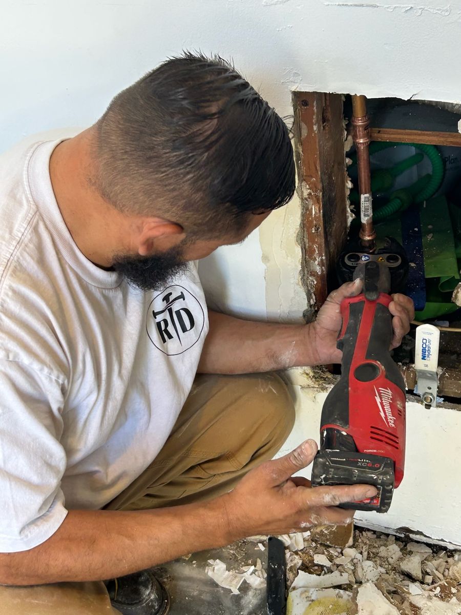 Carpentry for Resurrected Designs Construction in Lakewood, CA