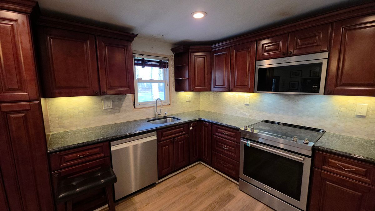 Kitchen Mosaic Tile Backsplash for East End Maintenance & Construction Solutions in Suffolk County, NY