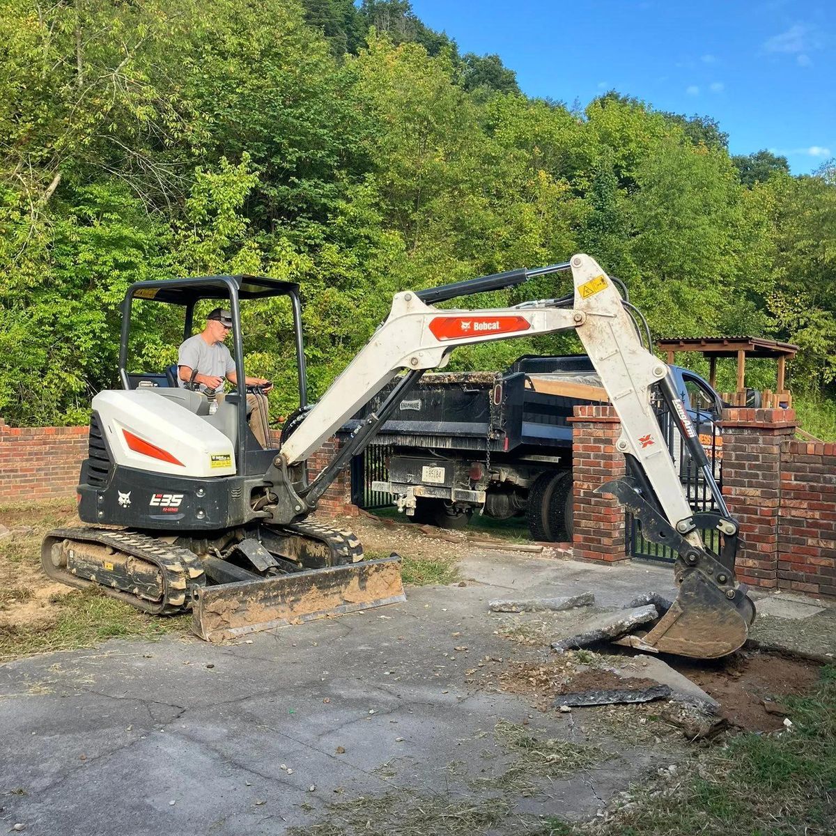 Land Grading for Genesis Landworks in Bluff City, TN