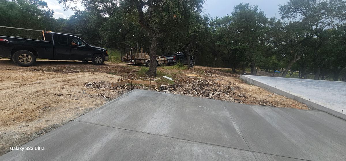 Driveways for Martin's Masonry & Landscaping in Leander, TX