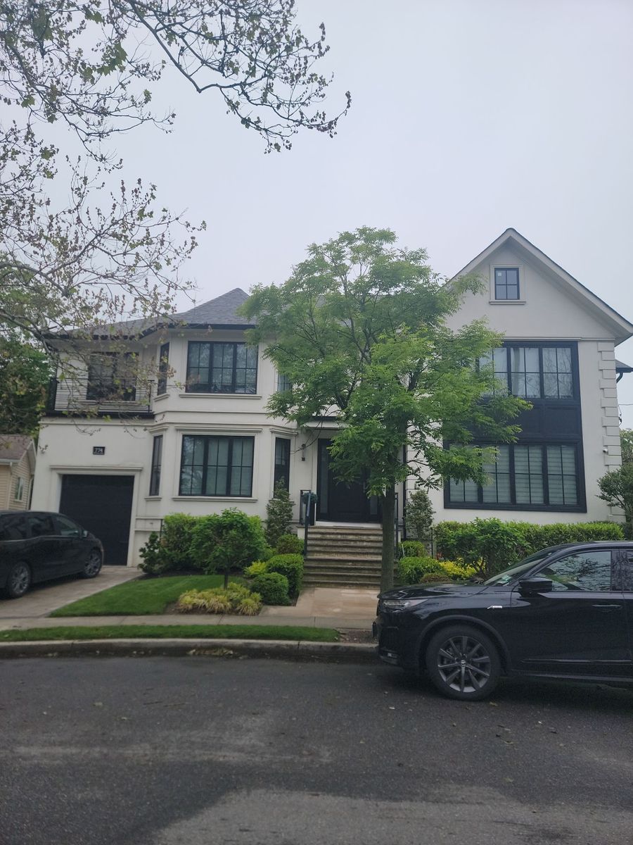 High-End Residential Landscape Maintenance for Elegant Lawns & Landscaping in New York, NY