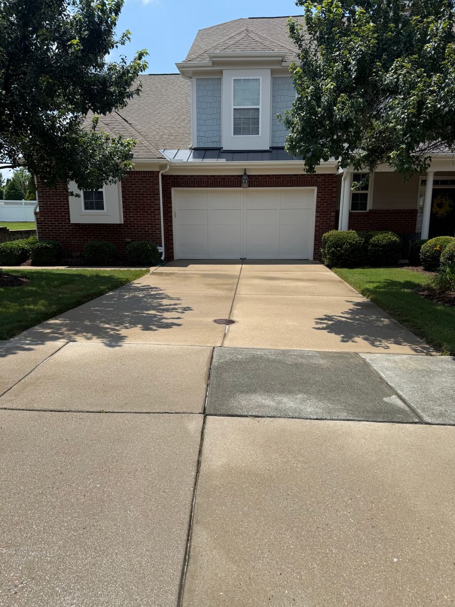 Driveway and Sidewalk Cleaning for Hanastar Pressure Washing in Chapel Hill, NC