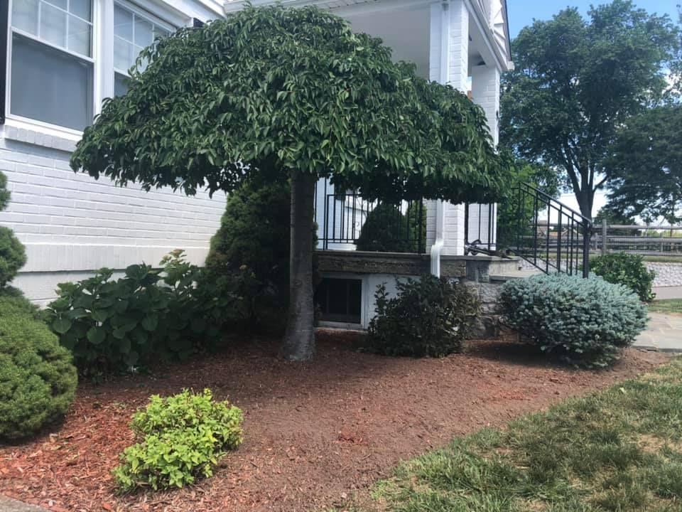 Mulch Installation for Zaldivar’s Lawn Care INC  in Peekskill, NY