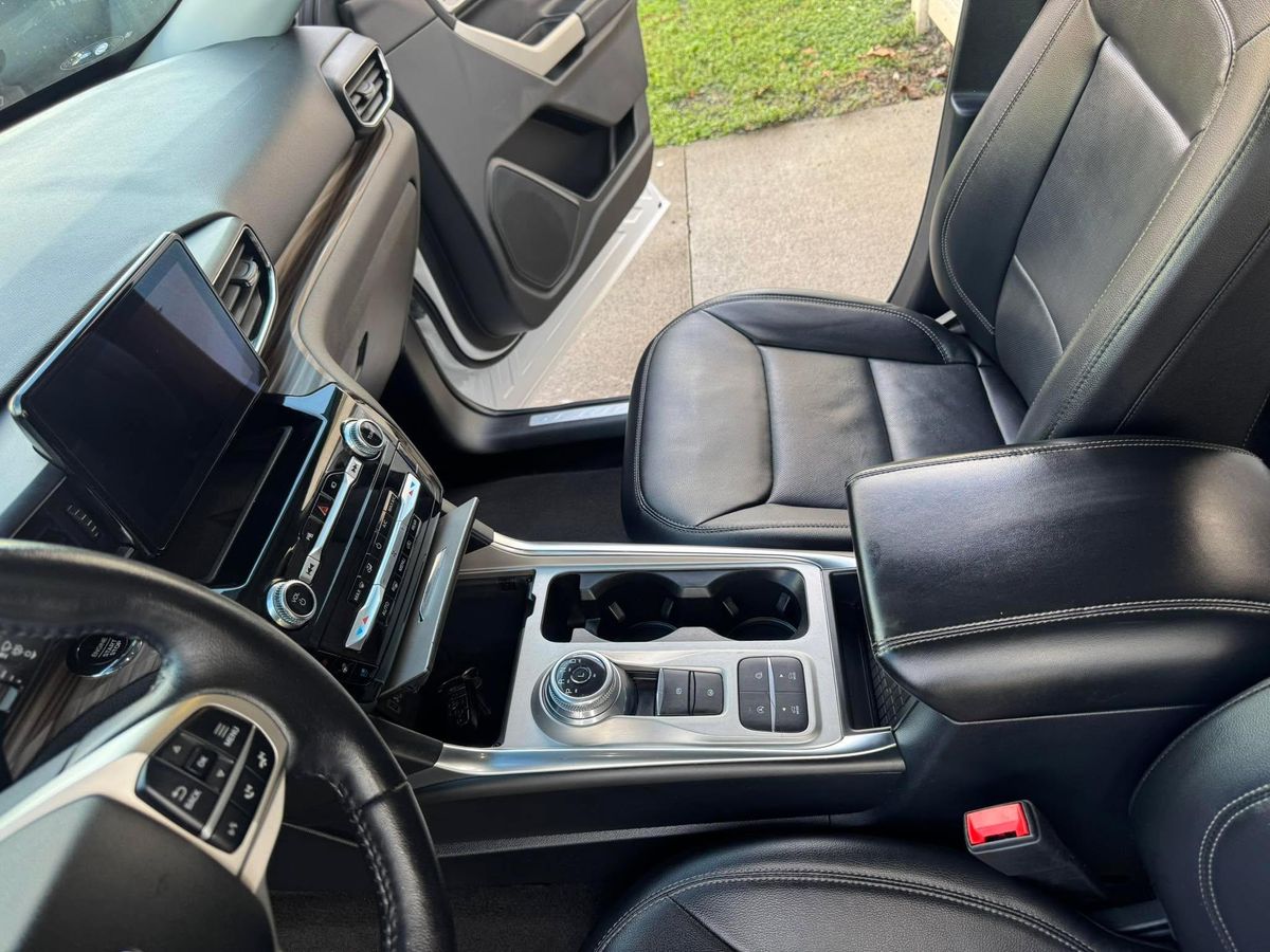 Basic Interior for EastSide AutoDetail LLC in Honolulu, HI