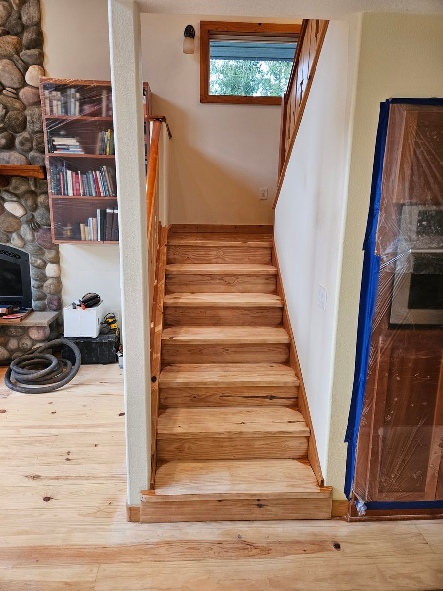 Floor Installation for Smithe Hardwood Flooring  in Sandy, OR