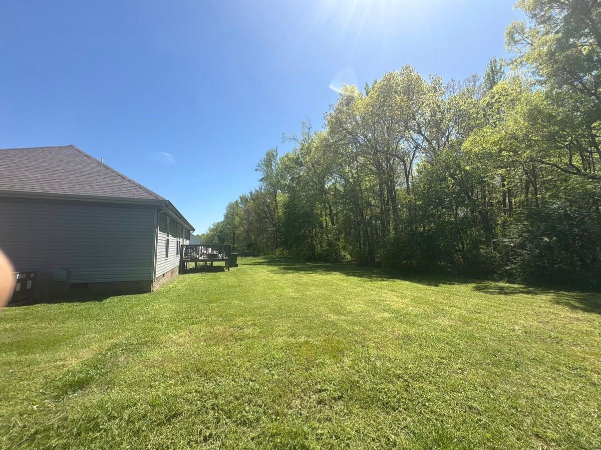 Lawn Maintenance for Platinum Lawncare in Fayetteville, TN