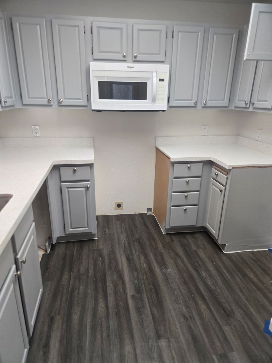 Flooring for H1 Painting Plus LLC in Surprise,  AZ