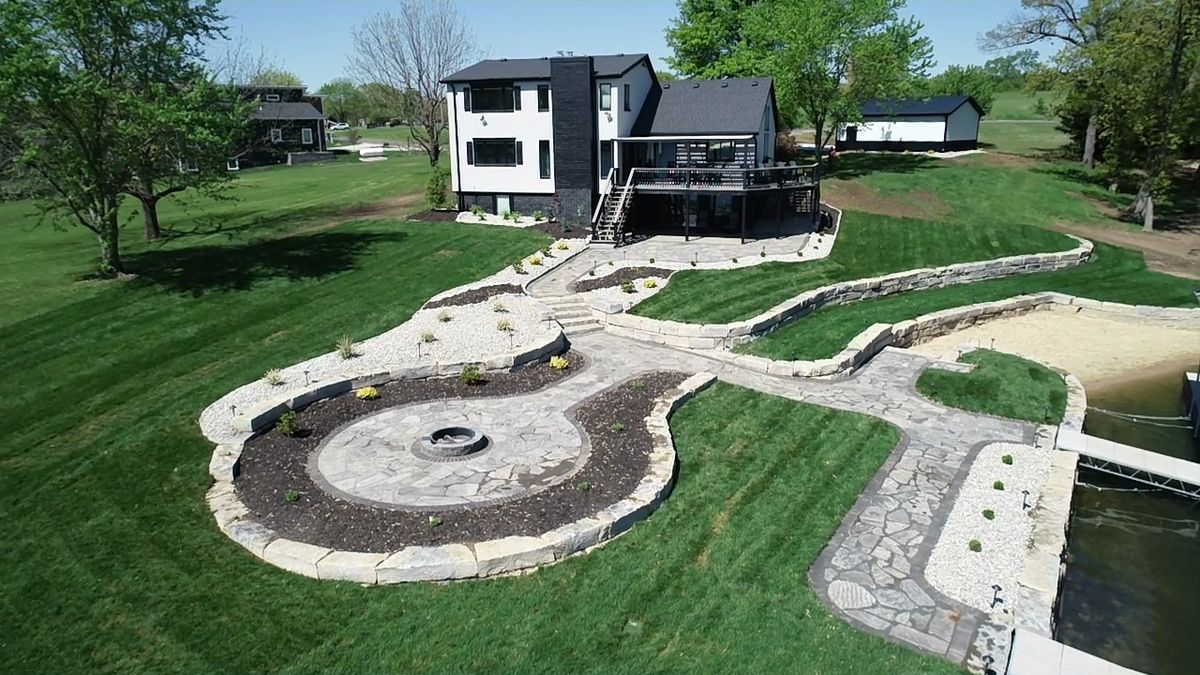 Limestone Rock Walls for Viking Dirtworks and Landscaping in Gallatin, MO