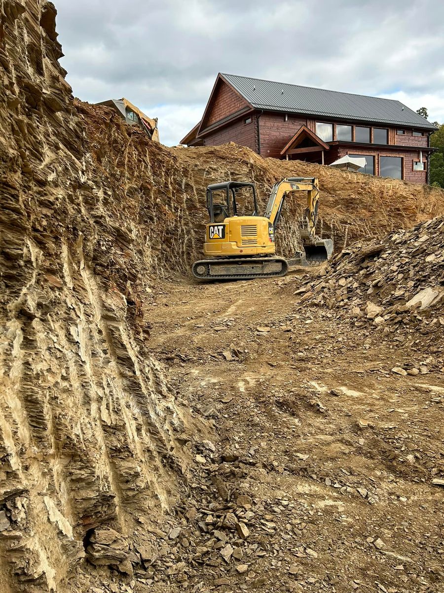 Residential & Commercial Excavation- Footers, Driveways, & Septics for Grasshopper Excavating & Pools in Pigeon Forge, TN