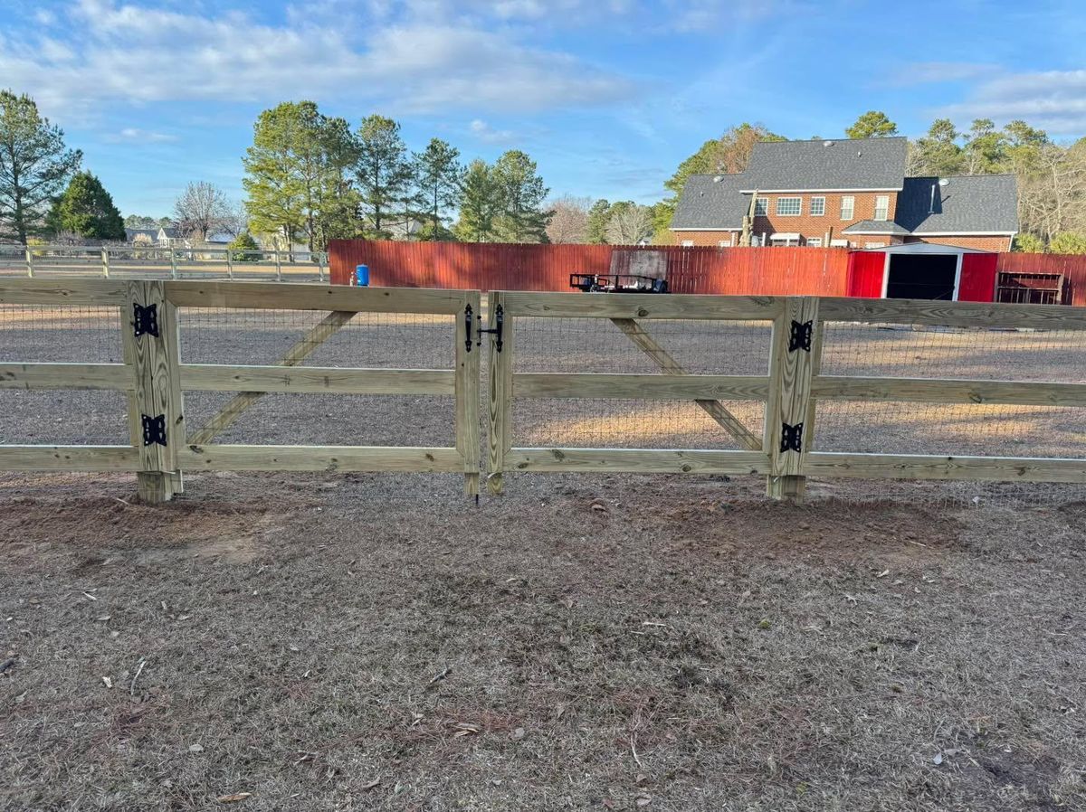 Wood Privacy for 4 In The Fire Fencing LLC in Darlington, SC