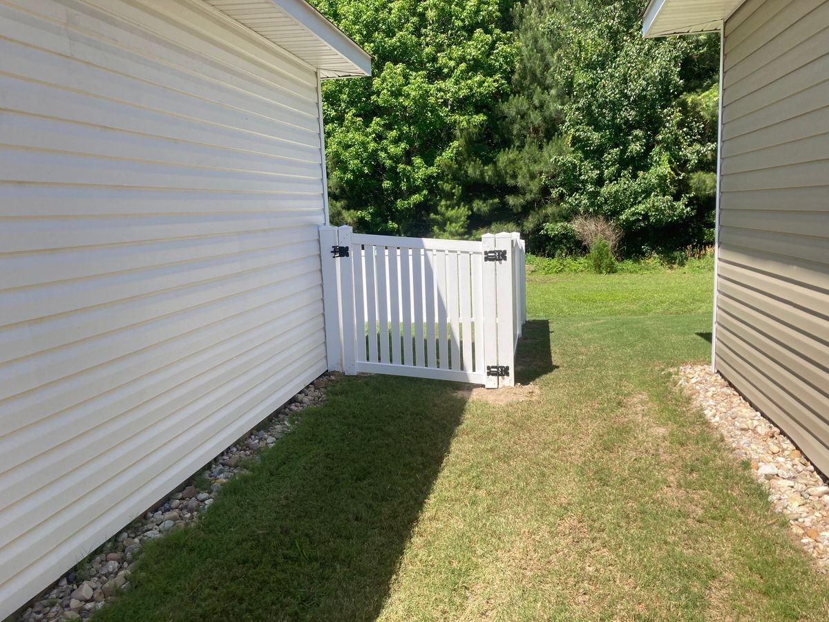 Vinyl Fencing for Sea Level Fence in Virginia Beach, VA
