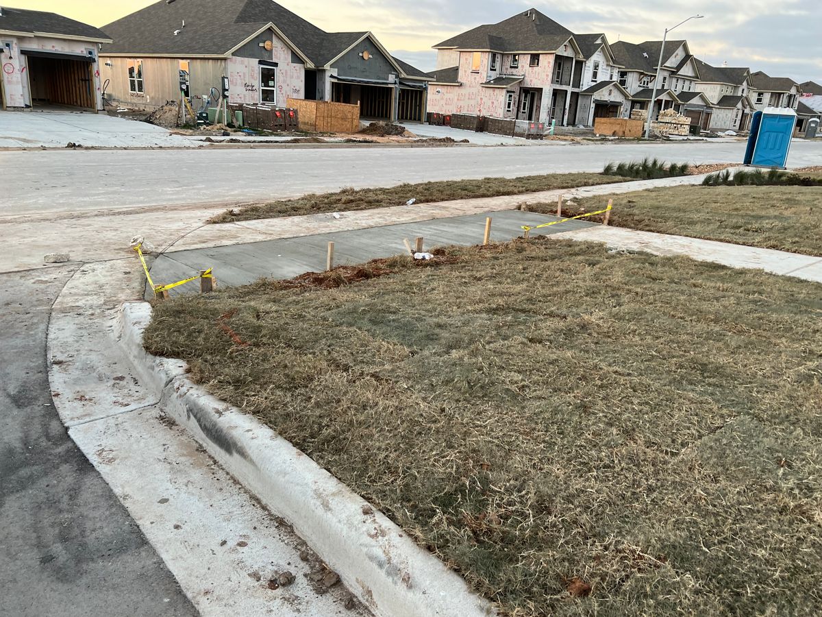 Sidewalk Installation for Leo's Concrete Crew in Elgin, TX