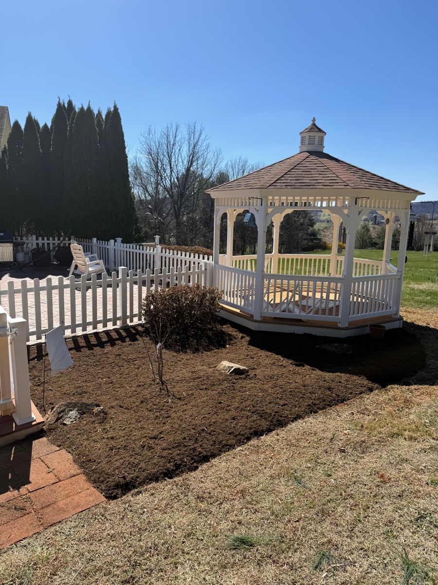 Mulch Installation for Chiles Lawn & Landscaping in Gordonsville, VA