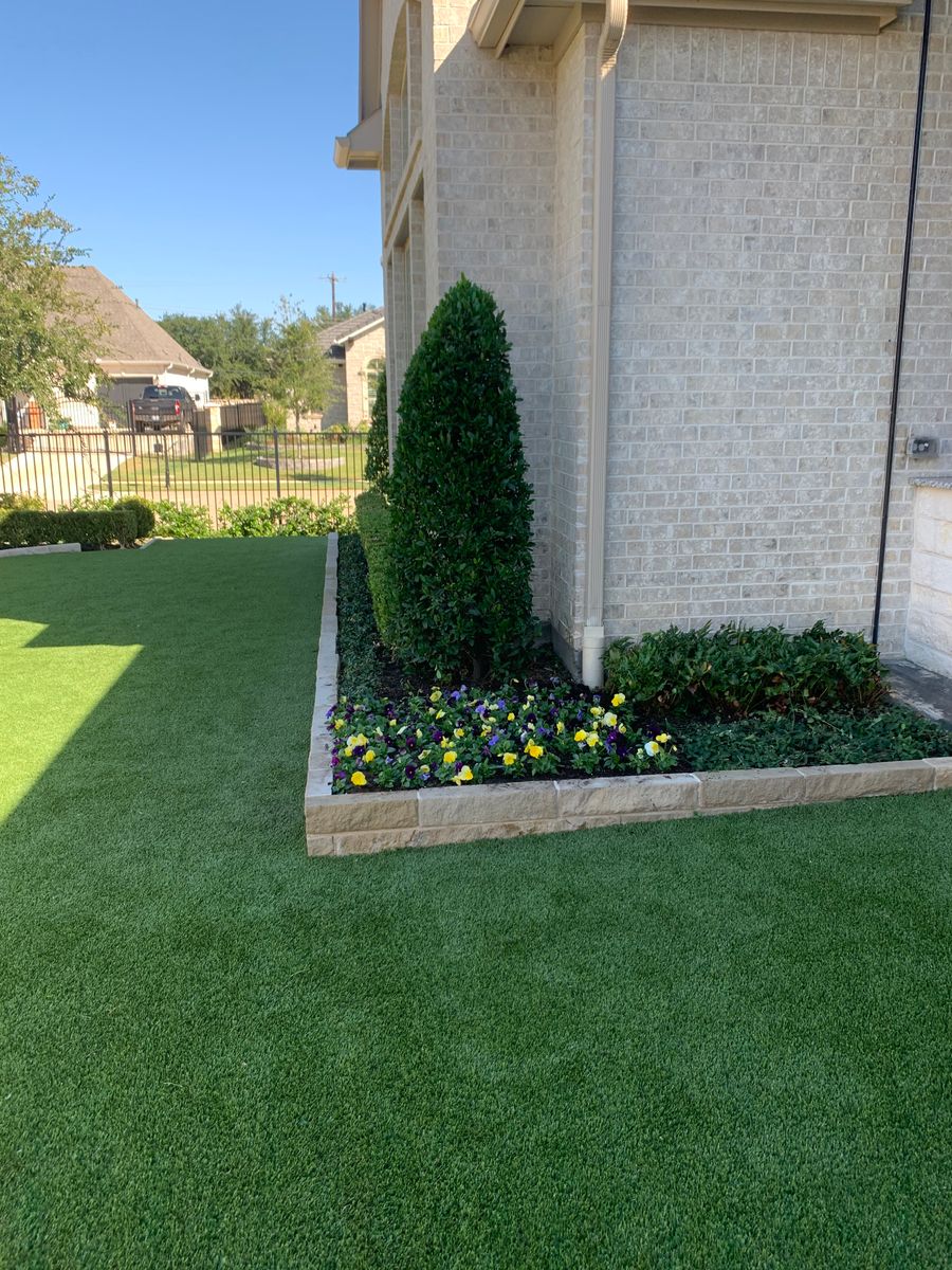Flower Bed Clean-Up for Landscape Legends in Roanoke, TX