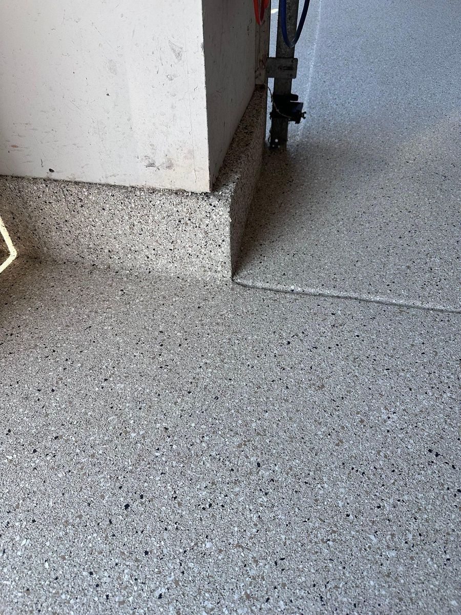 Flake for Lakeside Garage Floors in Chicago, IL