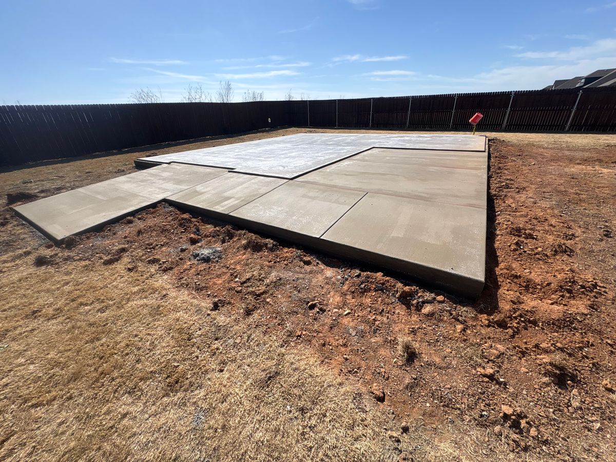 Custom Driveways for Leal's Welding & Construction LLC in Granbury, TX