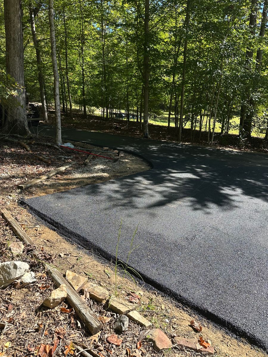 Asphalt Paving for Metzler Paving and Sealcoating in Jacksboro, TN