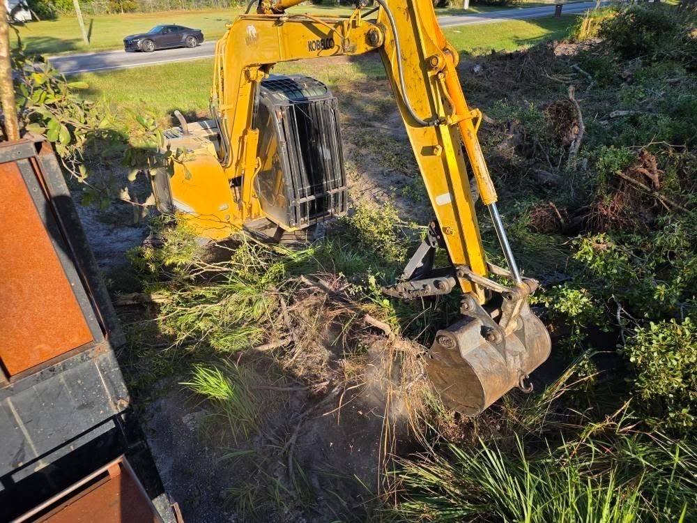 Land Grading for Bay Area Bobcat in Riverview, FL