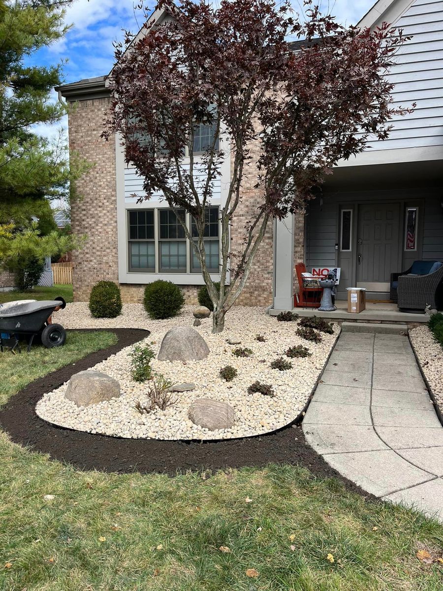 Aggregate & Metal Edge Installation for Higgins landscaping LLC in West Jefferson, OH