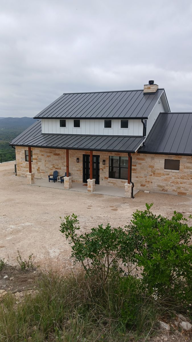 Custom Home Construction in Uvalde, TX for Thompson Construction in Uvalde County, TX