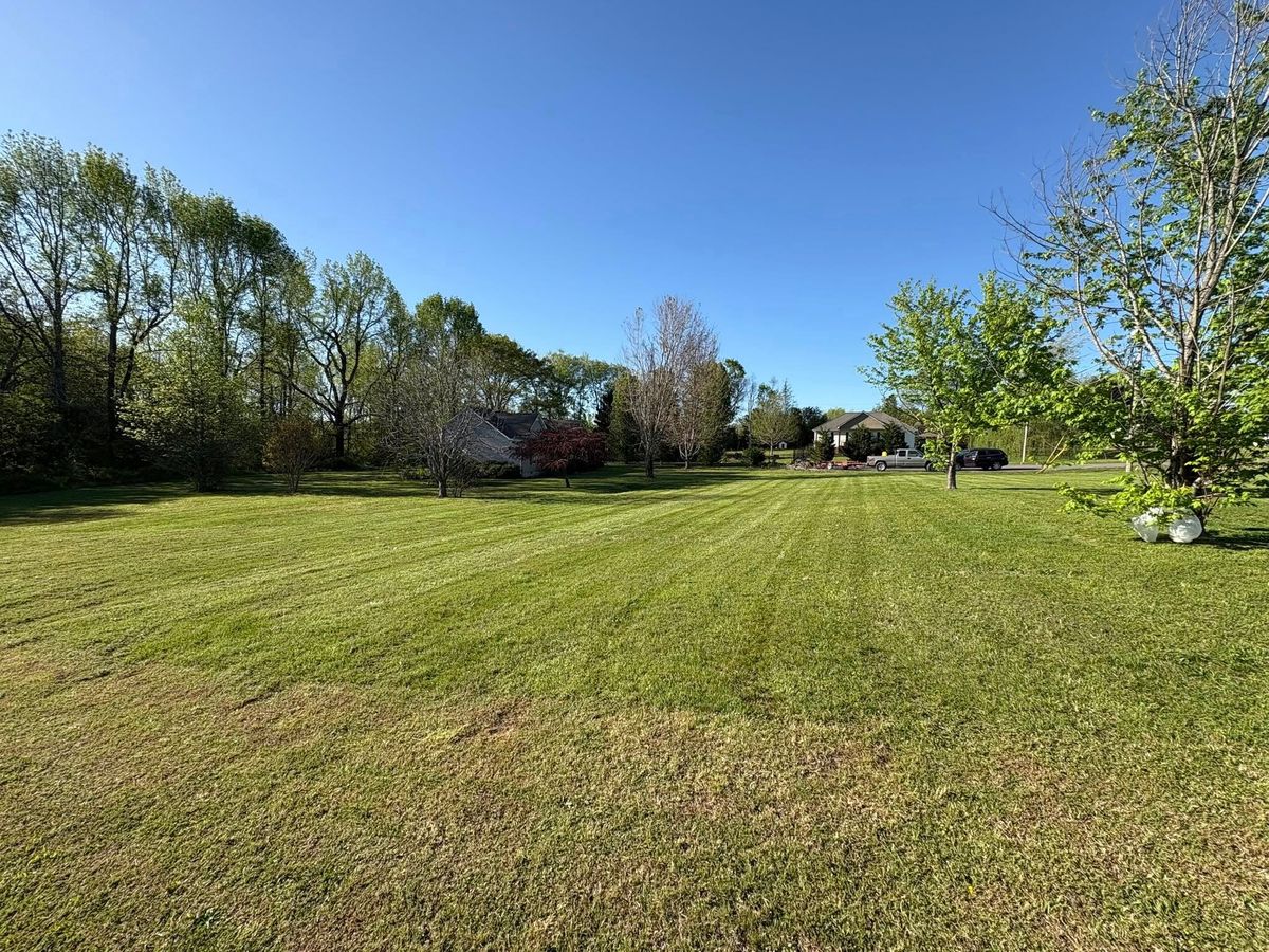 Lawn Maintenance for Platinum Lawncare in Fayetteville, TN