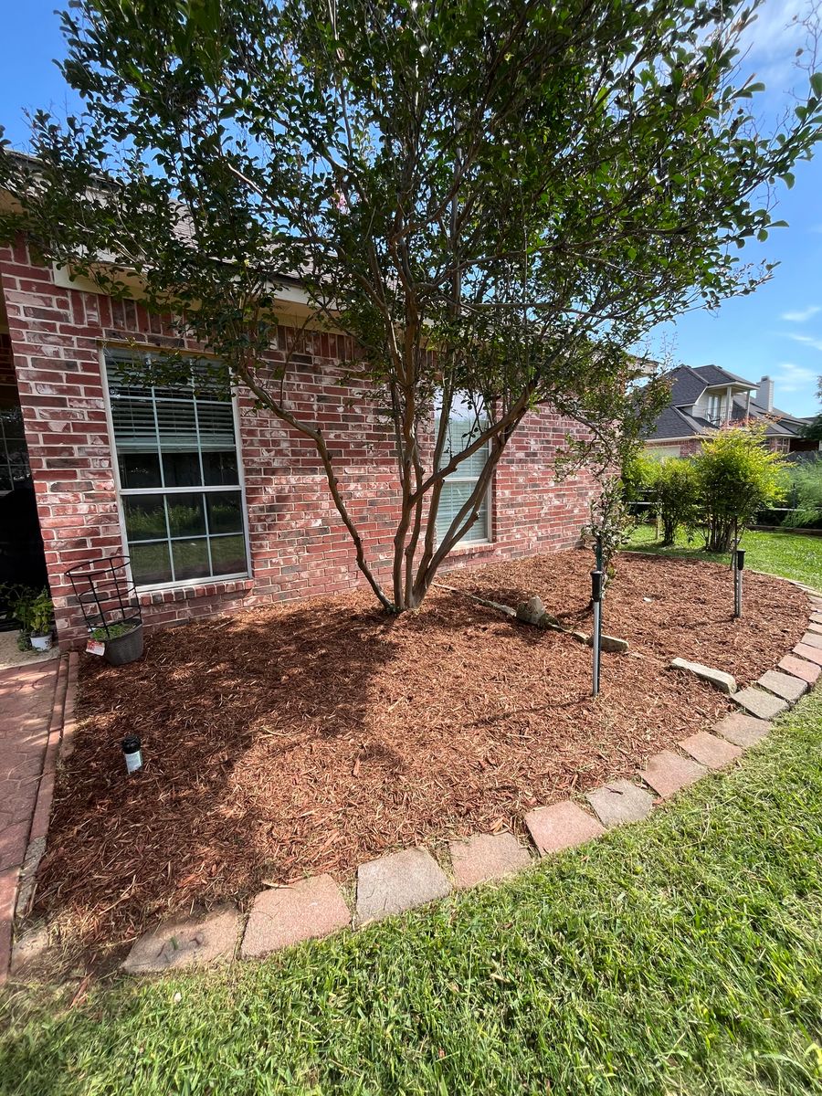 Mulch Installation for Piña’s Lawncare in Limestone County, TX
