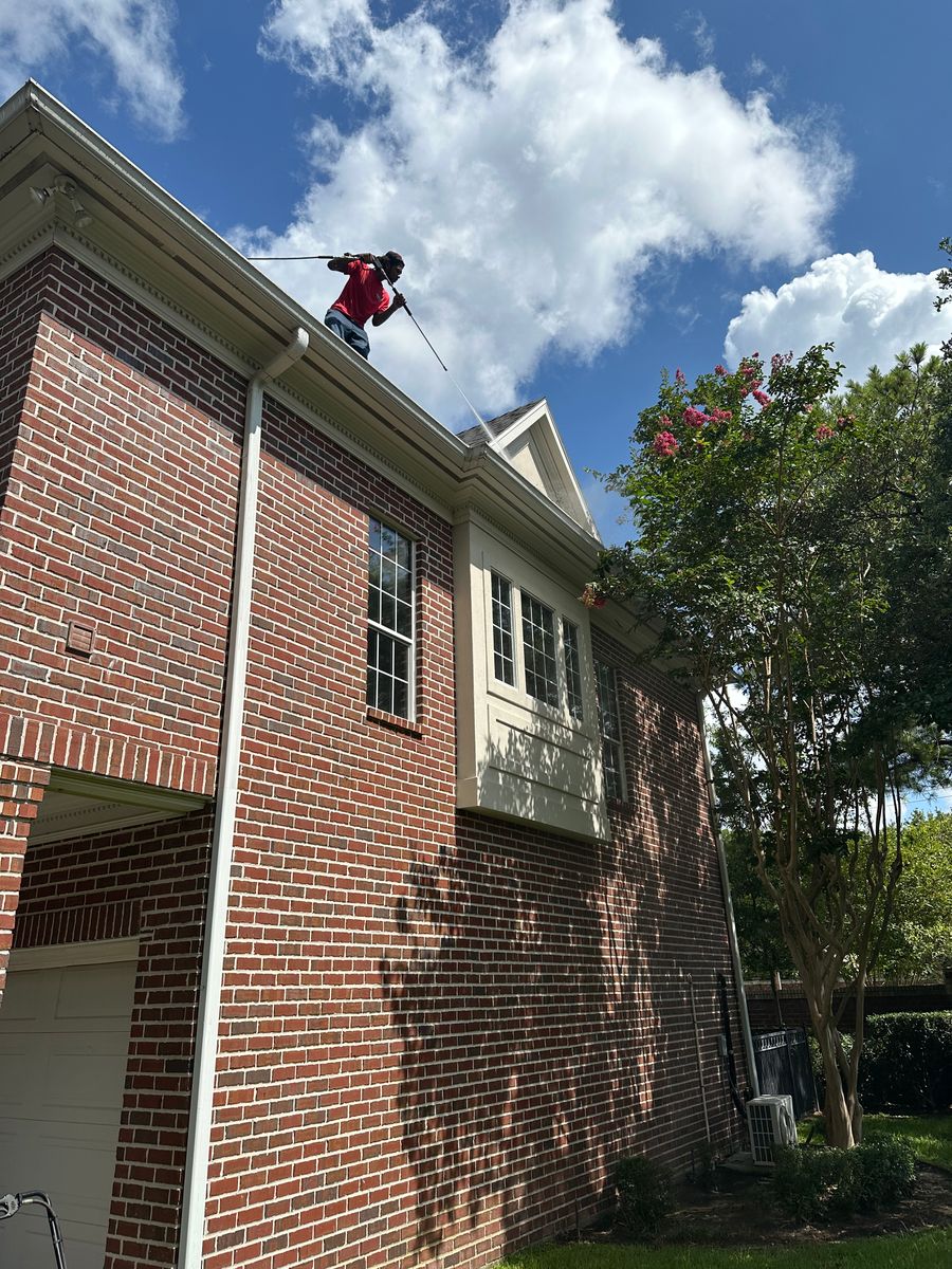 Gutter & Downspout Cleaning for Power Pressure Wash in Houston, TX