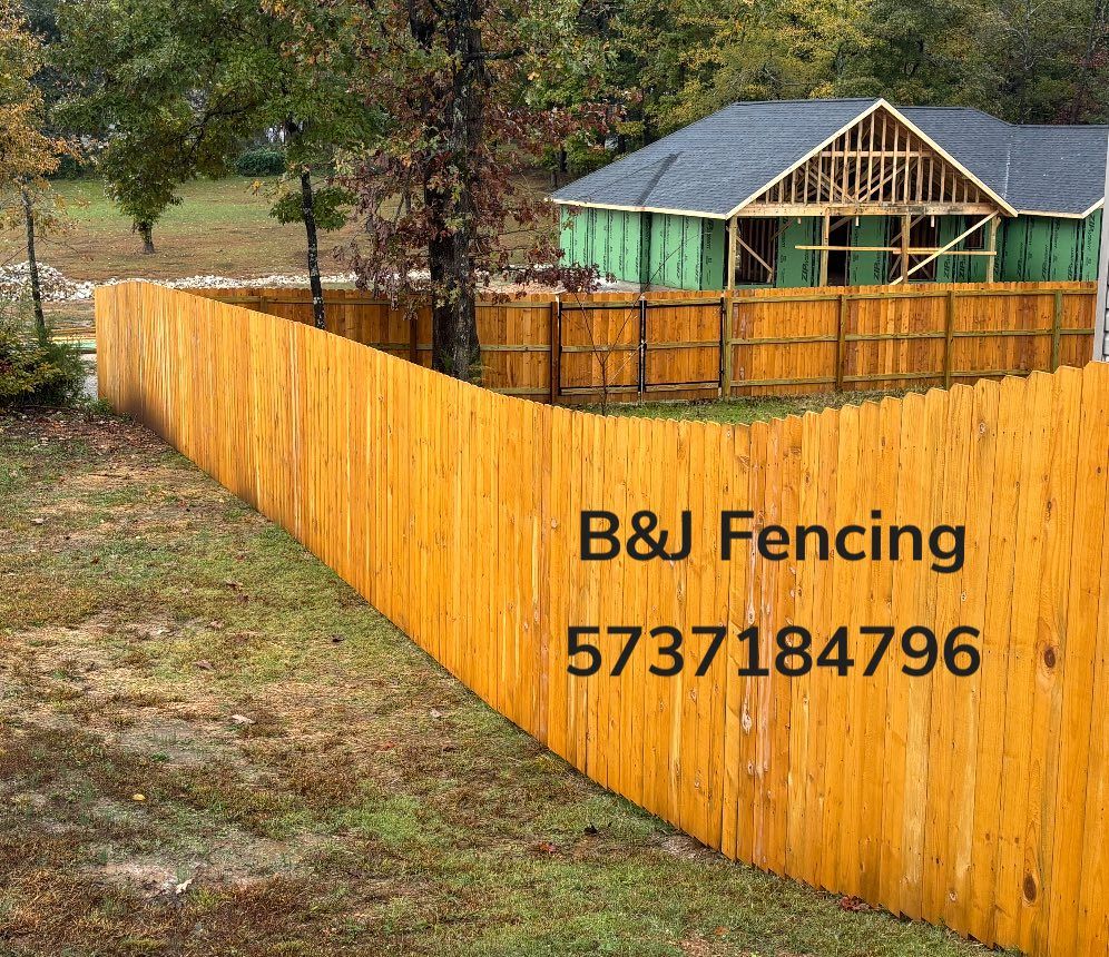 Fence Staining  for B&J Fencing in Harviell, MO