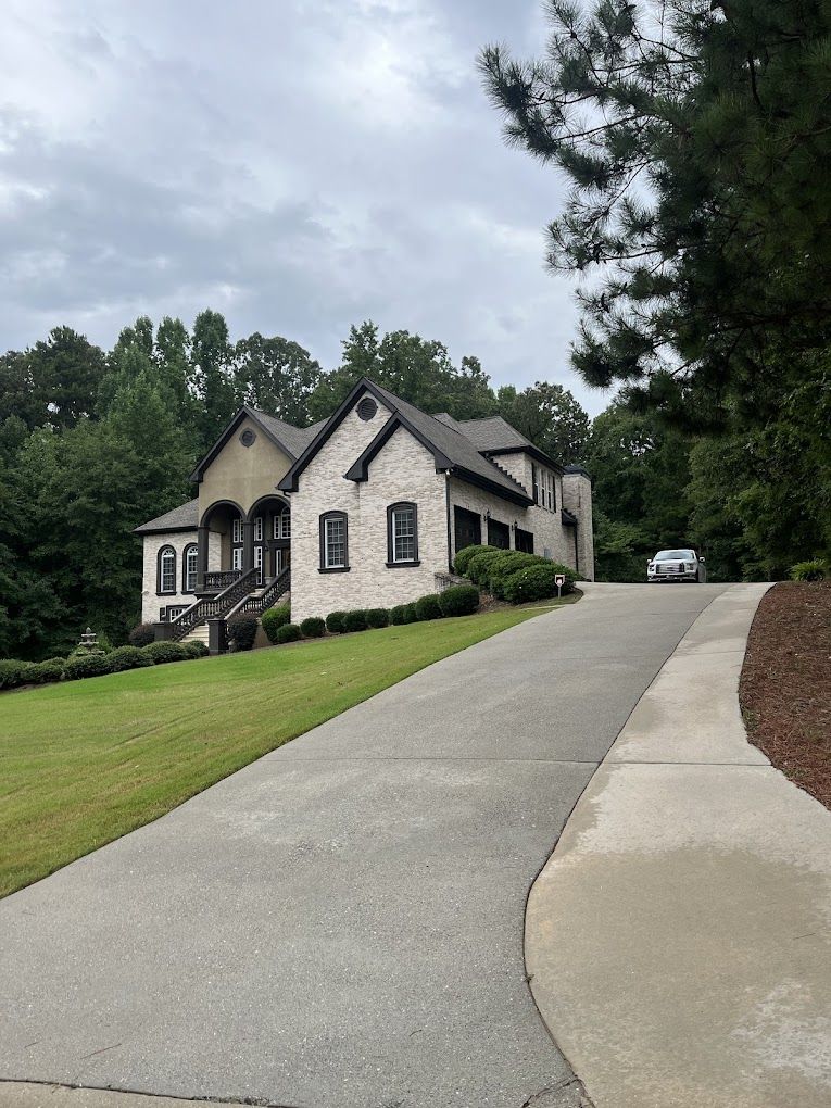 Driveway and Sidewalk Cleaning for Parham's Pro Wash in Dacula, GA