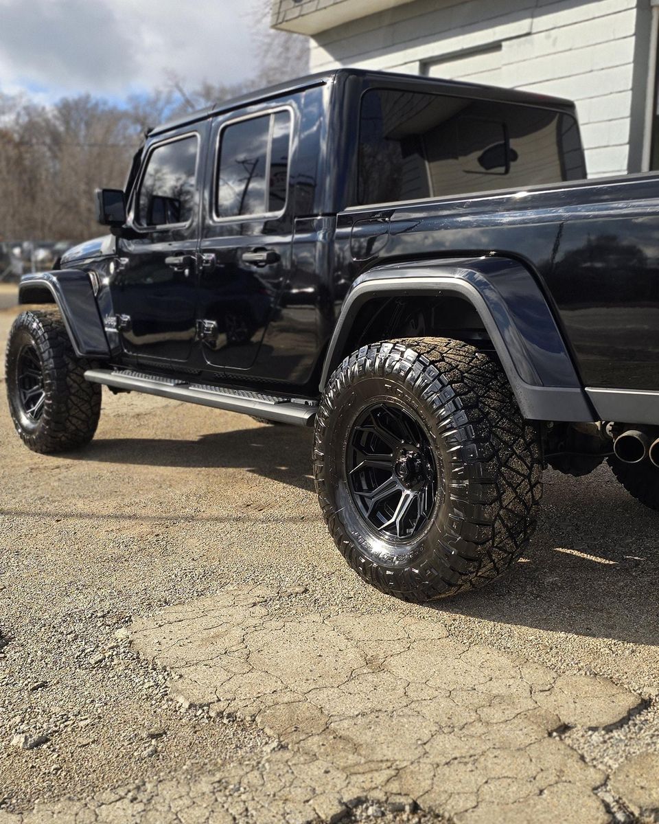 Full Detail Service for Luxury Auto Detail in Peoria, IL