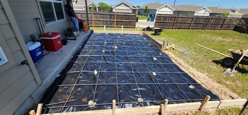 Concrete for Enriquez Home Improvement in San Antonio , TX