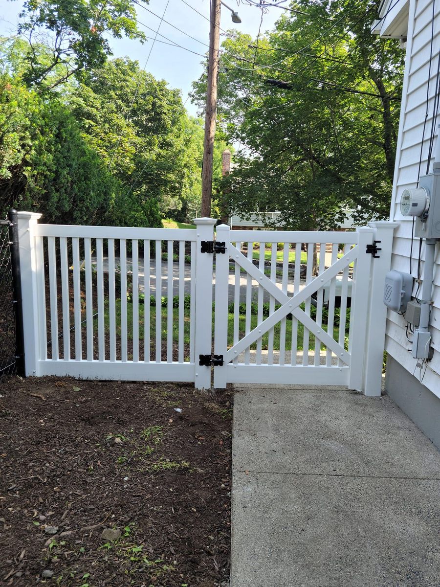 Gate Arbor for Azorean Fence in Peabody, MA