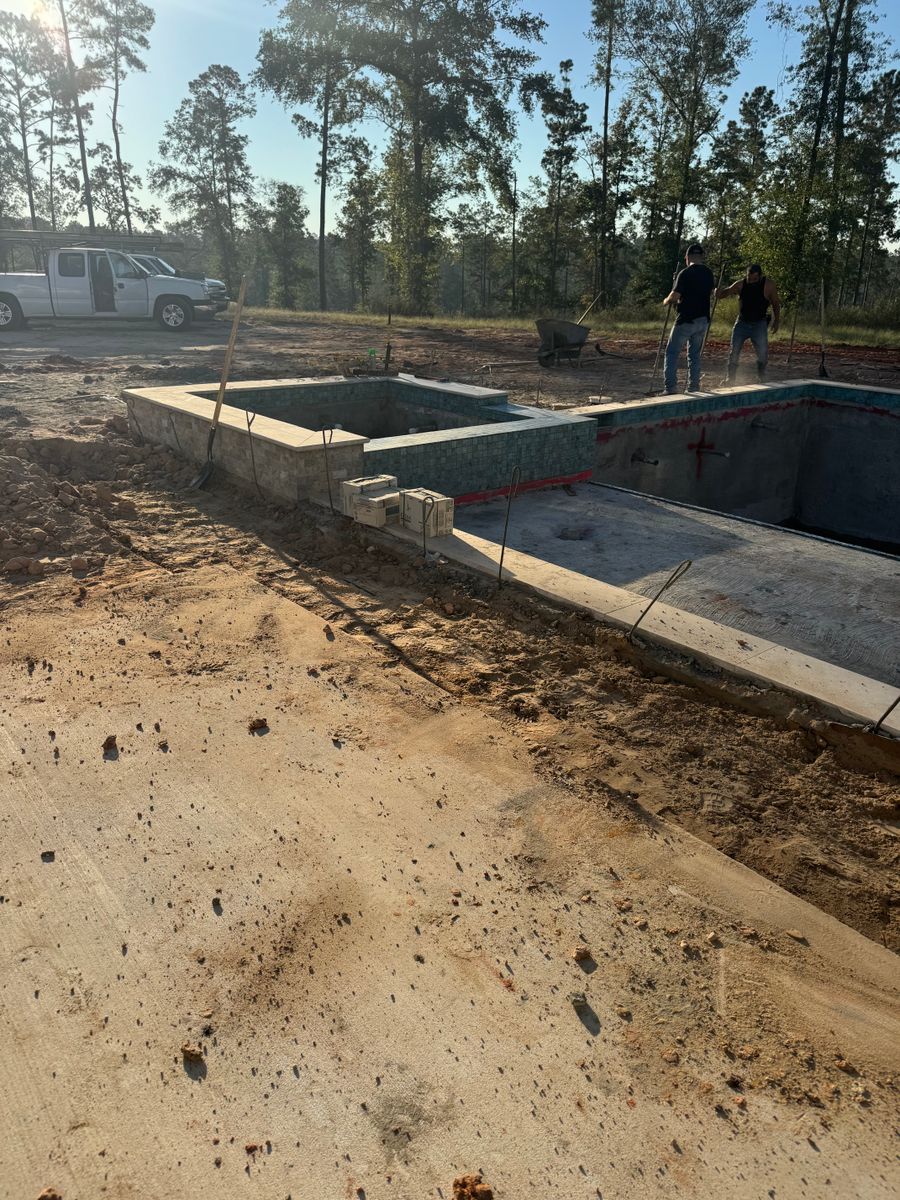 Custom Pool Construction for Superior Backyard Builders LLC in Livingston, TX