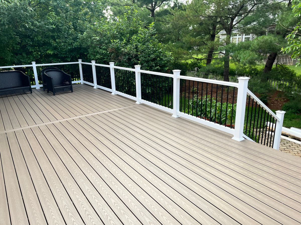 Composite Deck for Castle Fence & Deck LLC in Avon Lake, OH