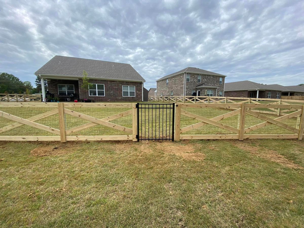 Fence Installation for Manning Fence, LLC in Hernando, MS