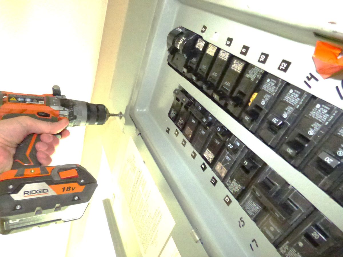 Circuit Breaker Repair for Tate Electric in Hayward, CA