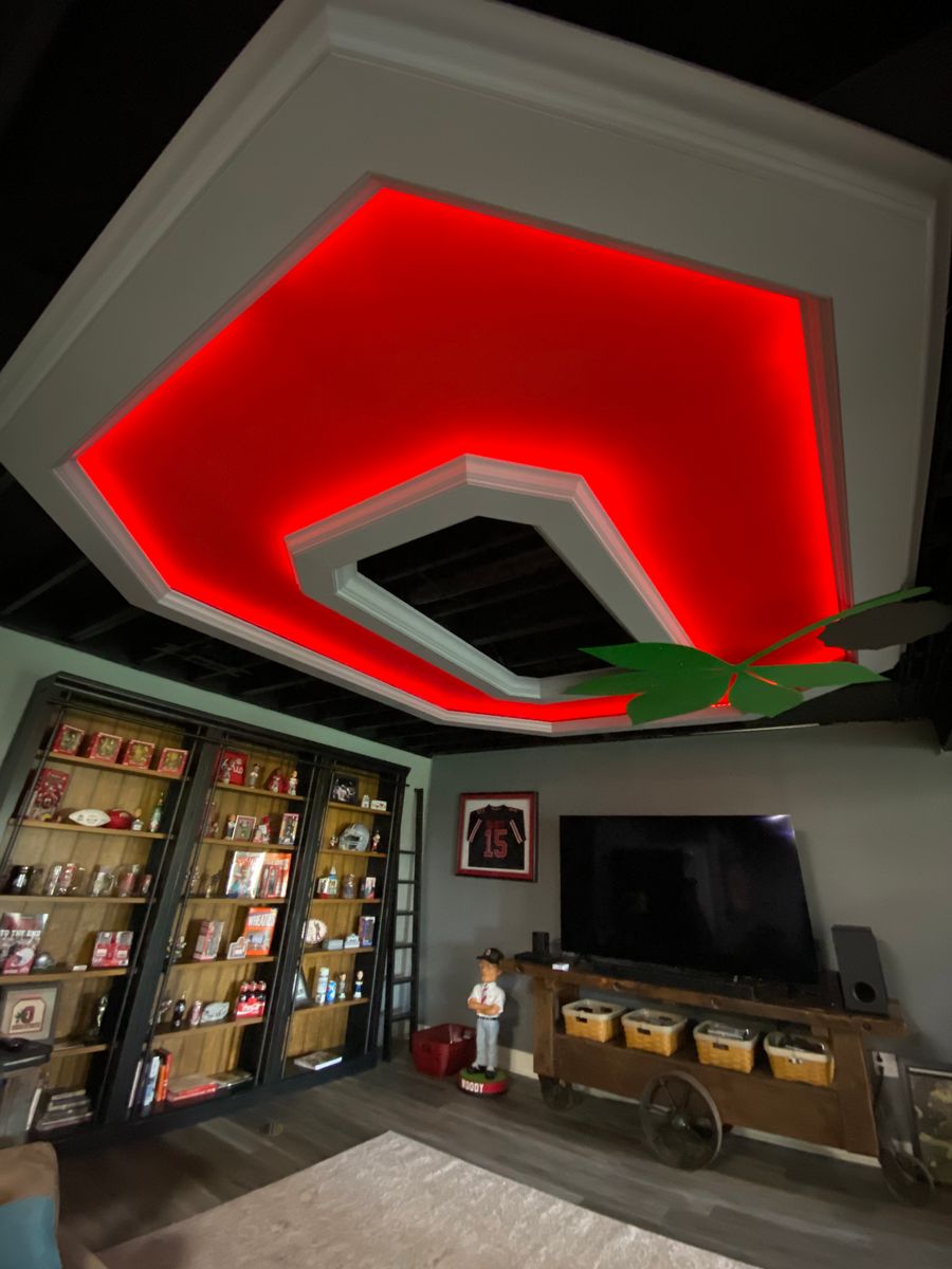 Faux Focal Walls for Full Circle Design in Louisville, OH