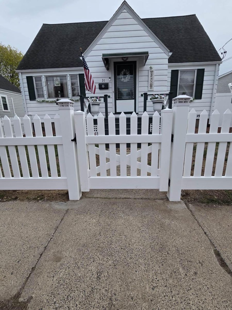 Vinyl Fencing Installation for Azorean Fence in Peabody, MA