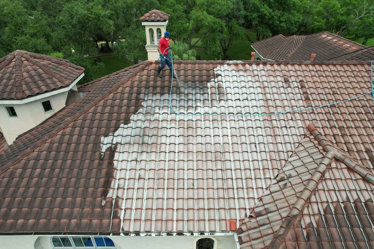 Residential Roof Cleaning for Power Pressure Wash in Houston, TX