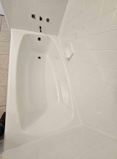 Tub Reglazing for Tub Life Resurfacing in Adairsville, GA