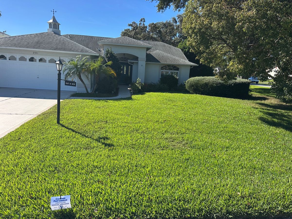 Lawn Spraying for Garrison Pest Control Inc in North Weeki Wachee, FL