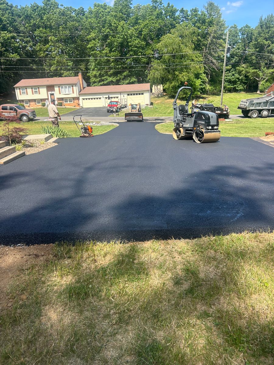 Asphalt Driveways for James R Carter Paving in Roanoke, VA