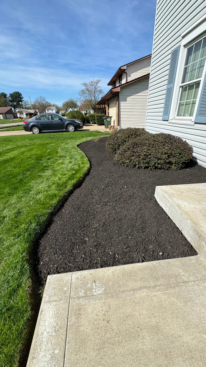Mulch Installation for Green Stripes LLC in North Canton, OH
