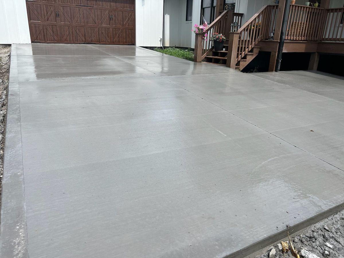 Sidewalk Installation for HR Concrete Solutions LLC in Gatlinburg, TN