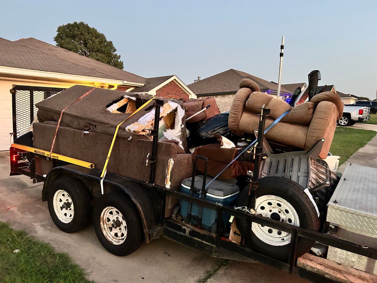 Junk Removal for D’s Lawncare in Killeen, TX