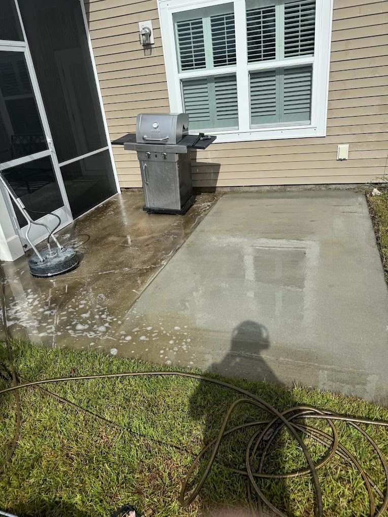 Driveway and Sidewalk Cleaning for Patriot Soft Wash LLC in Beaufort, SC