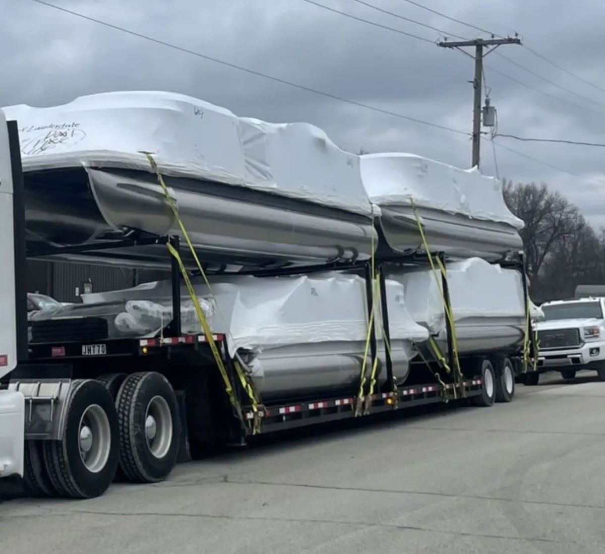 Boat Transportation for Jeff Hall Trucking in Ligonier, IN