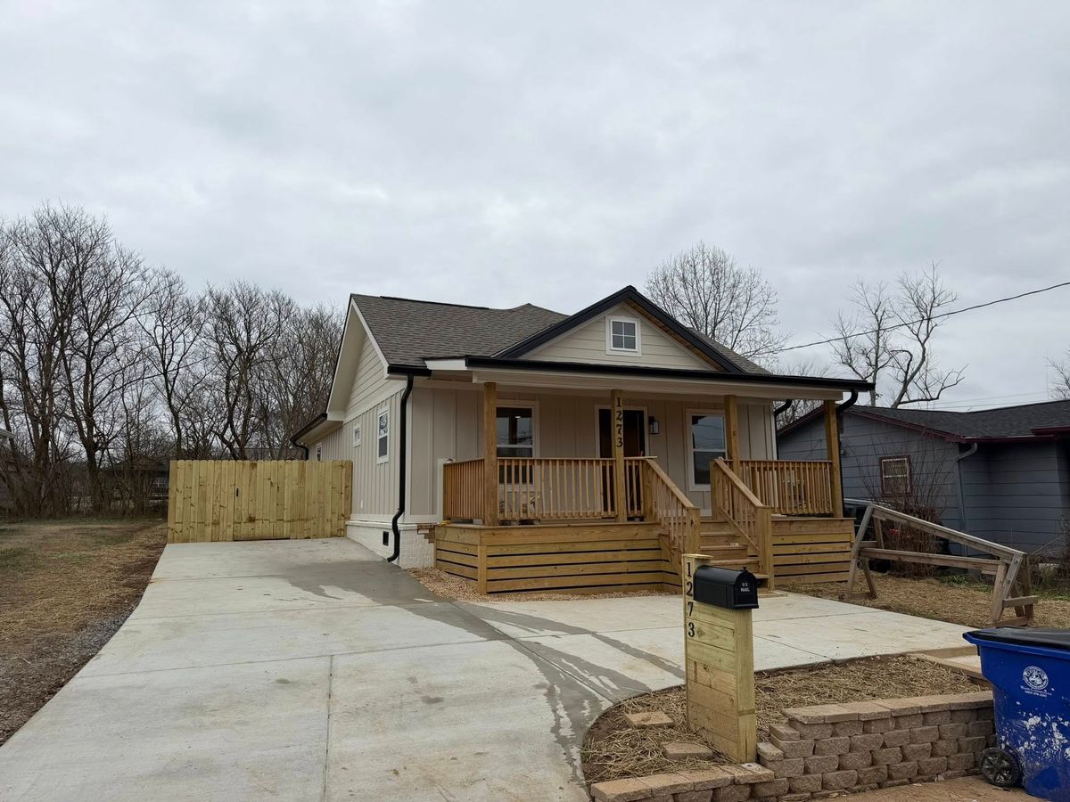 Deck Construction for Homescapes Interior & Exteriors in Cleveland, TN