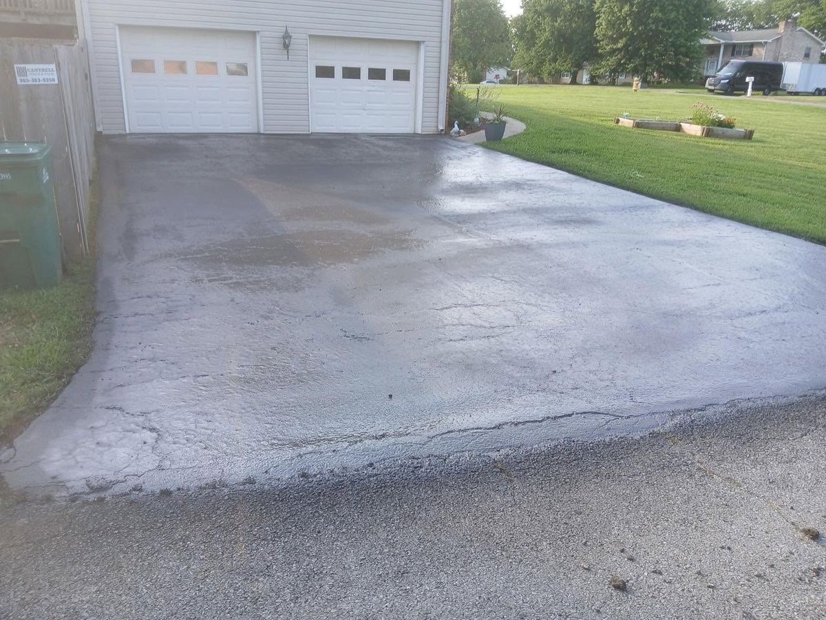 Sealcoating for Asphalt Animals in Little Rock, AR