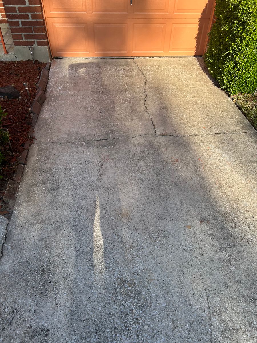Driveway and Sidewalk Cleaning for Project Masters Group in Tampa, FL